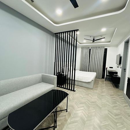 Bedchambers Serviced Apartment, Golf Course, غورغاون المظهر الخارجي الصورة