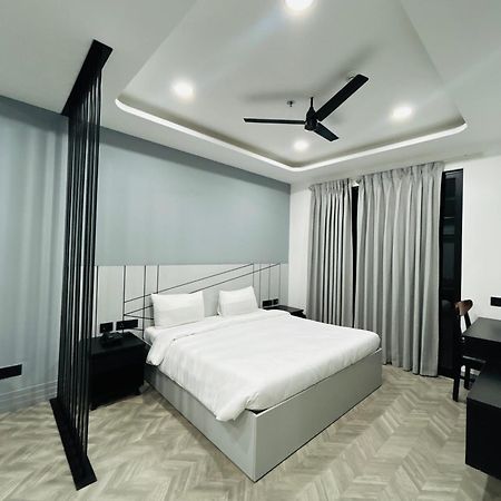 Bedchambers Serviced Apartment, Golf Course, غورغاون المظهر الخارجي الصورة