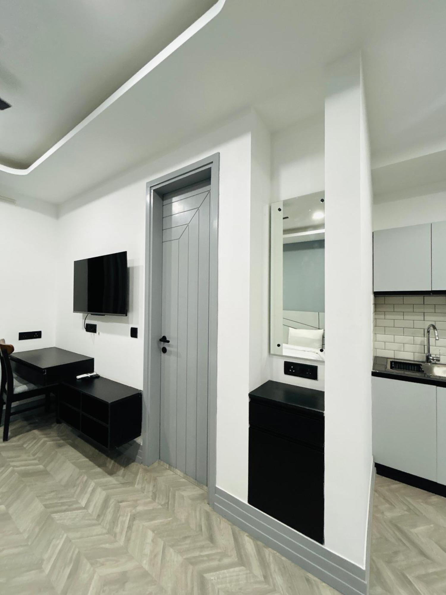Bedchambers Serviced Apartment, Golf Course, غورغاون المظهر الخارجي الصورة