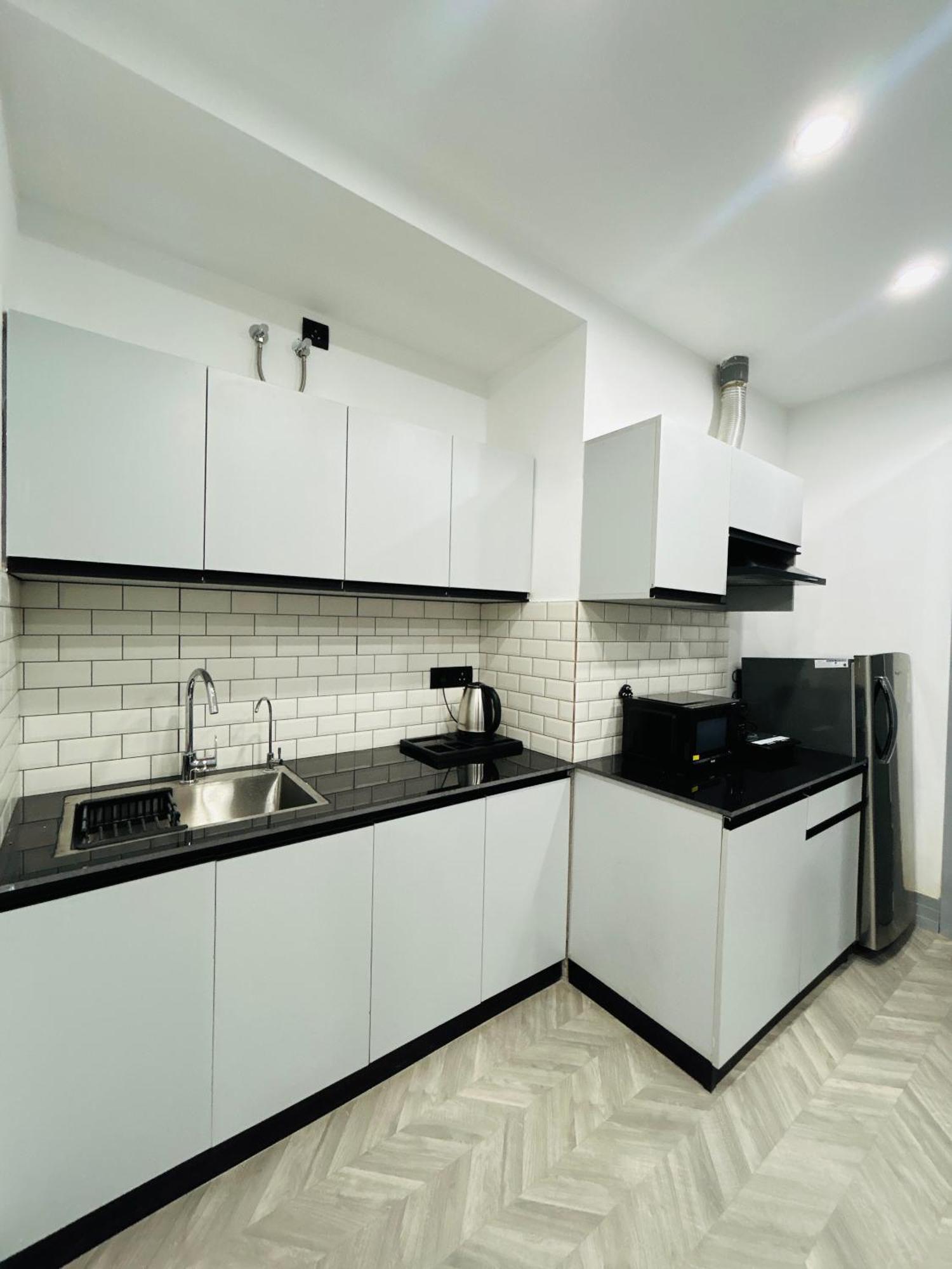 Bedchambers Serviced Apartment, Golf Course, غورغاون المظهر الخارجي الصورة