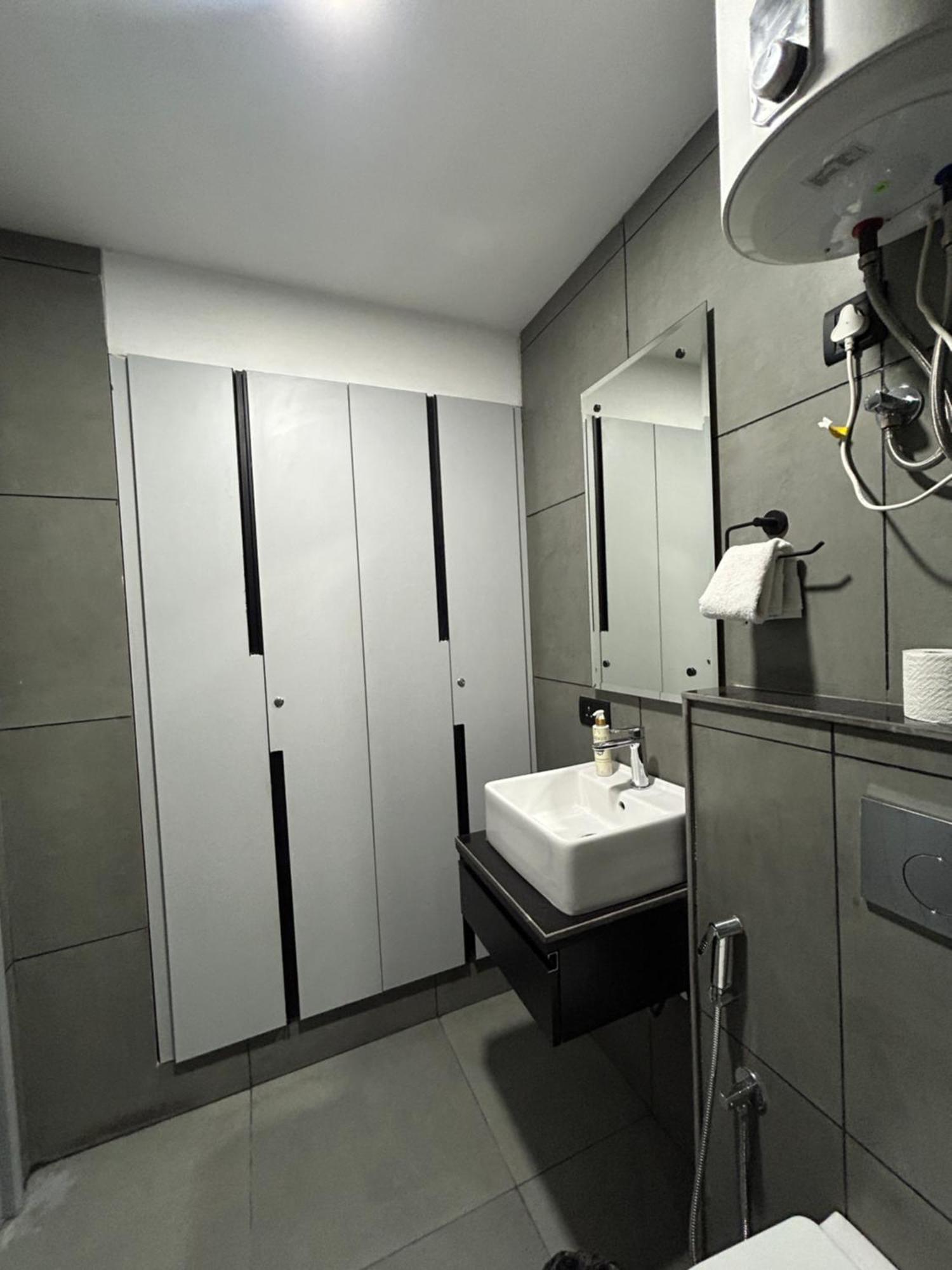 Bedchambers Serviced Apartment, Golf Course, غورغاون المظهر الخارجي الصورة