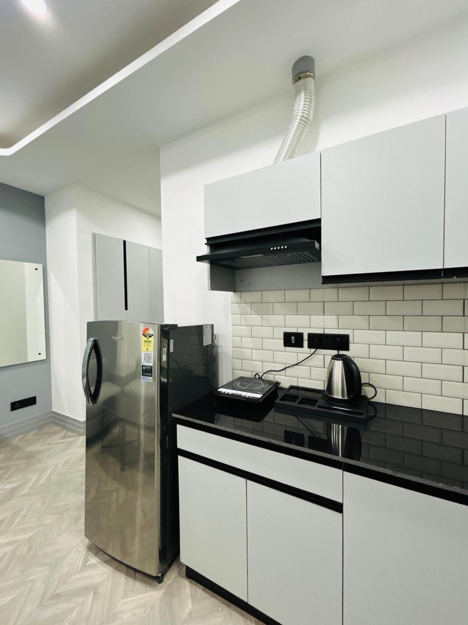 Bedchambers Serviced Apartment, Golf Course, غورغاون المظهر الخارجي الصورة