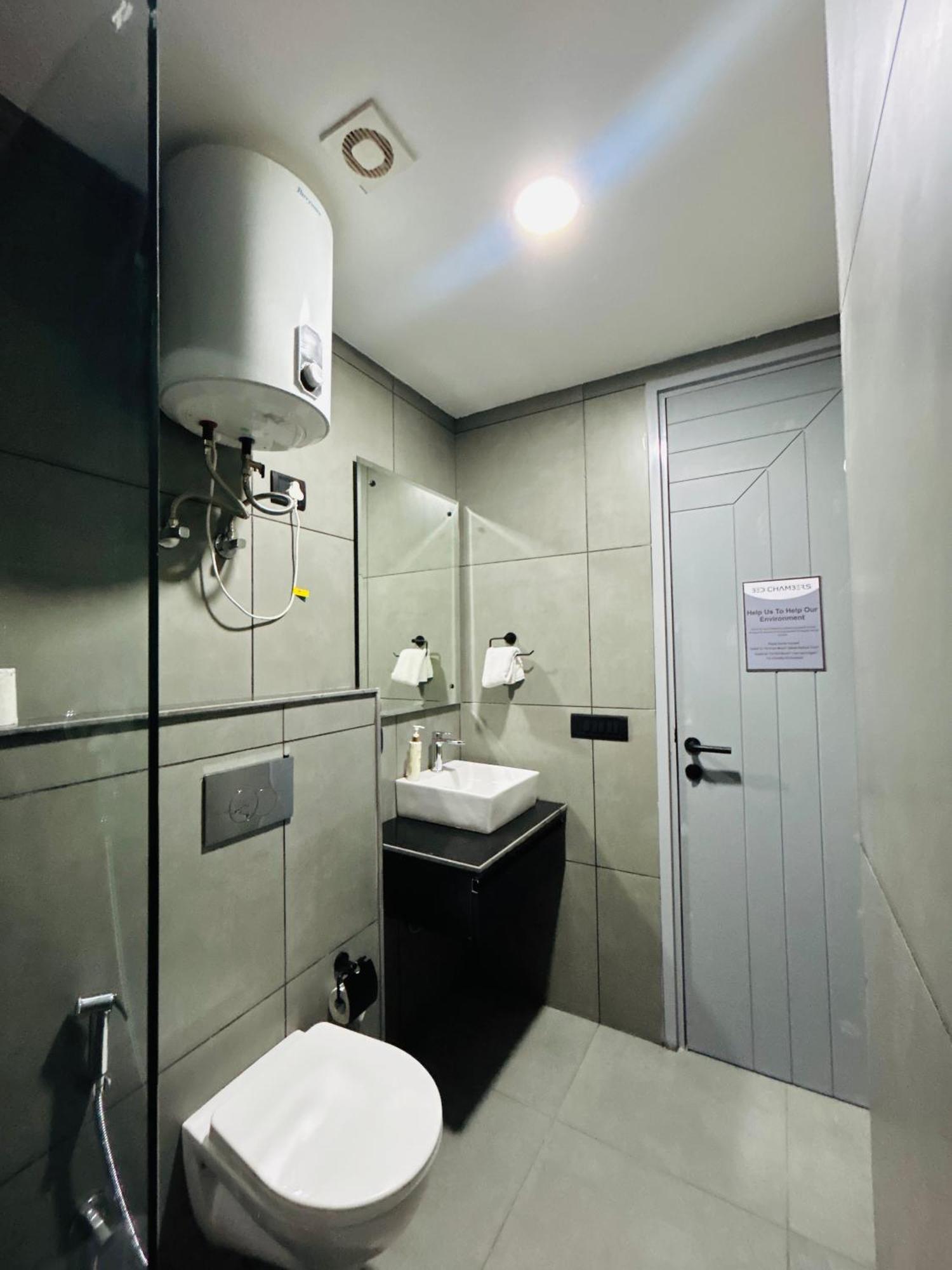 Bedchambers Serviced Apartment, Golf Course, غورغاون المظهر الخارجي الصورة