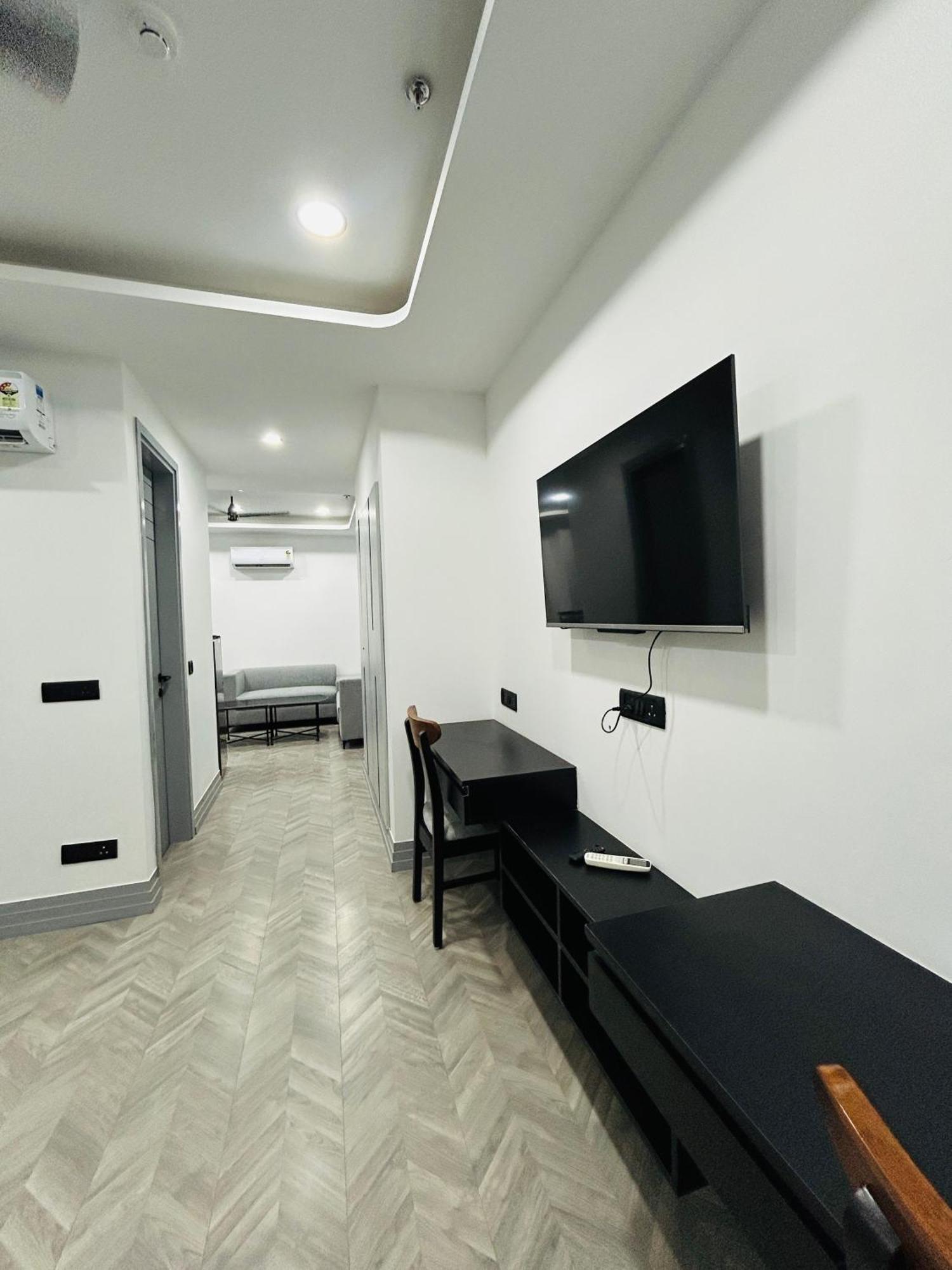 Bedchambers Serviced Apartment, Golf Course, غورغاون المظهر الخارجي الصورة