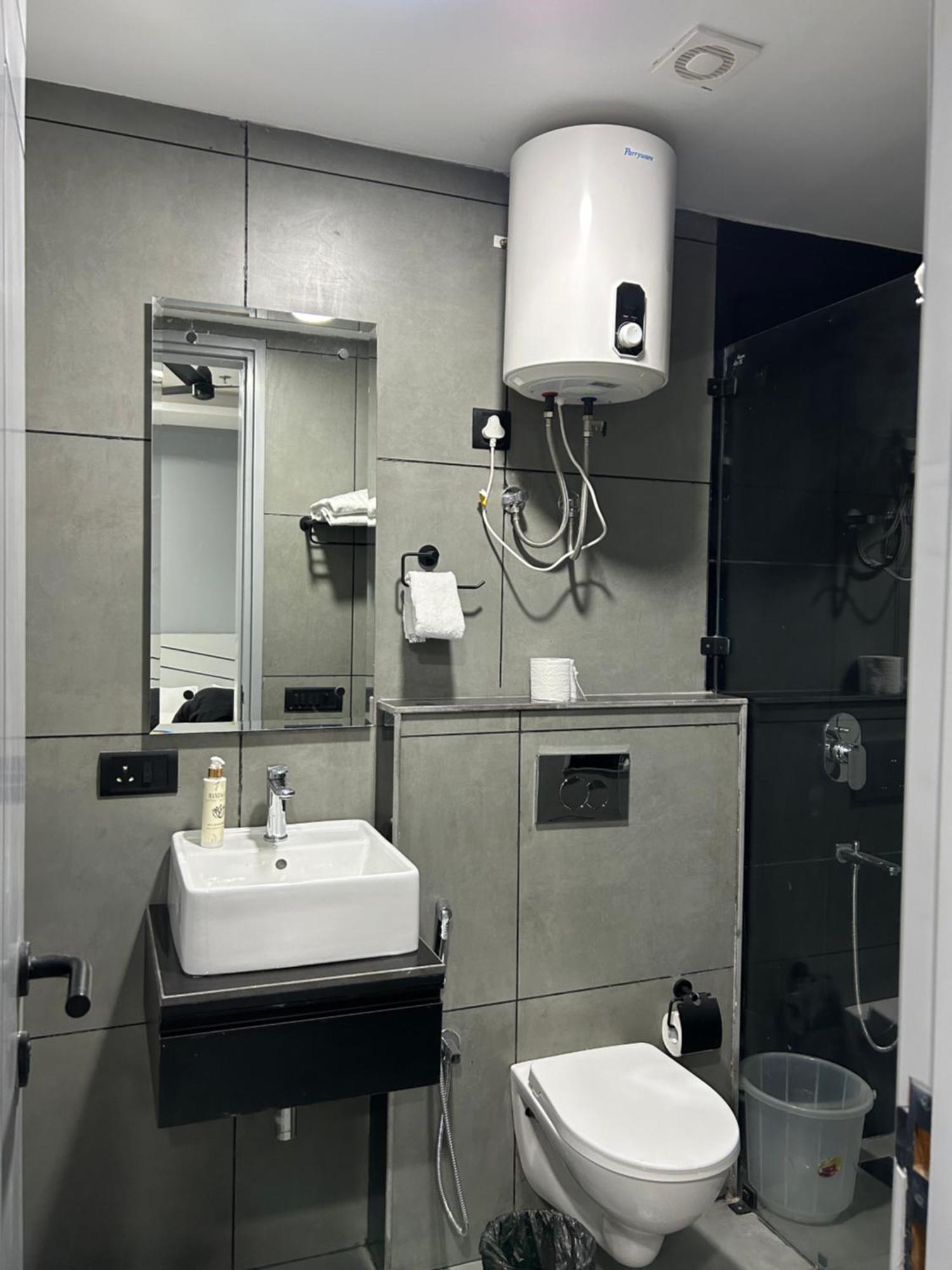 Bedchambers Serviced Apartment, Golf Course, غورغاون المظهر الخارجي الصورة