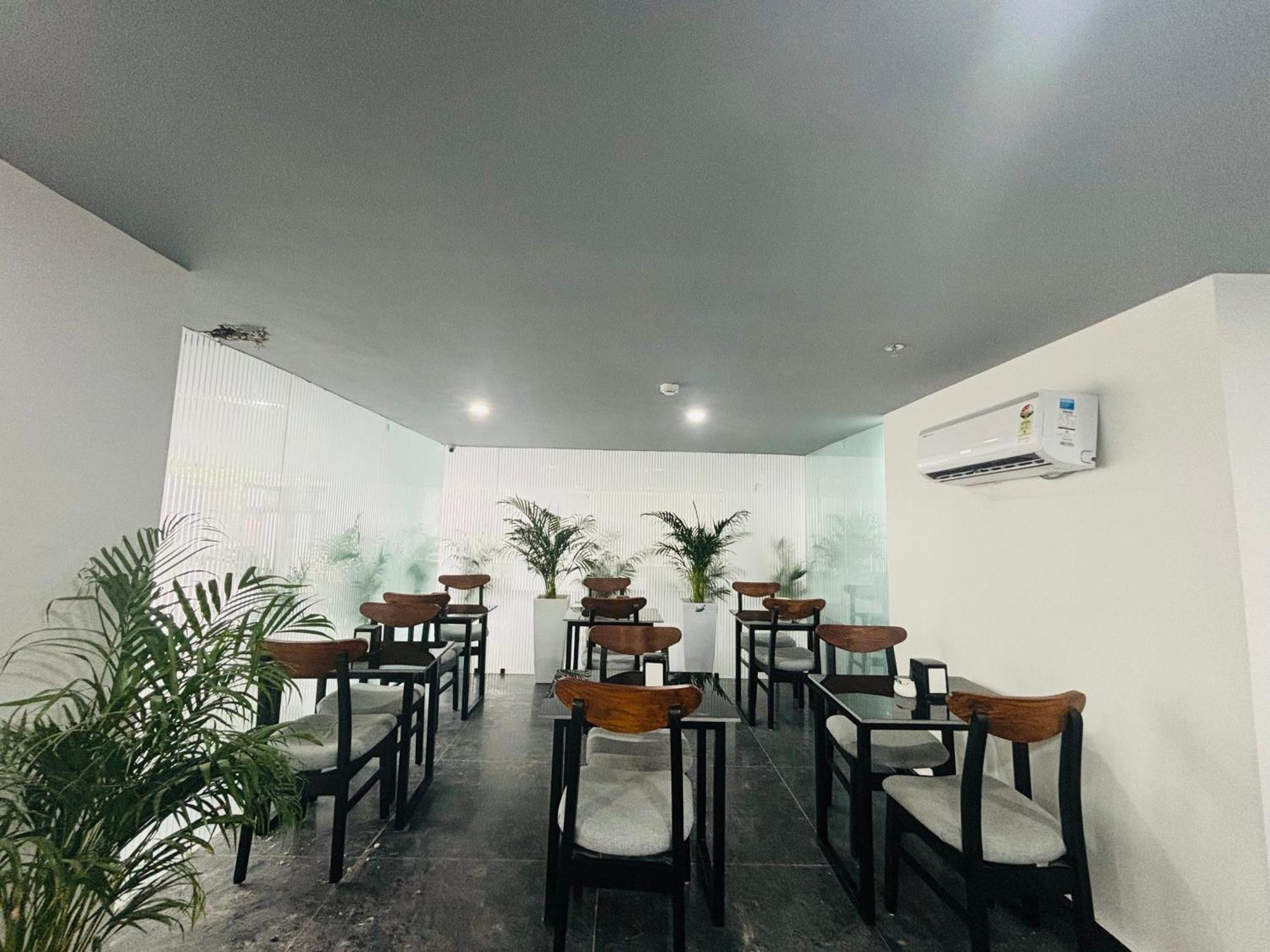 Bedchambers Serviced Apartment, Golf Course, غورغاون المظهر الخارجي الصورة
